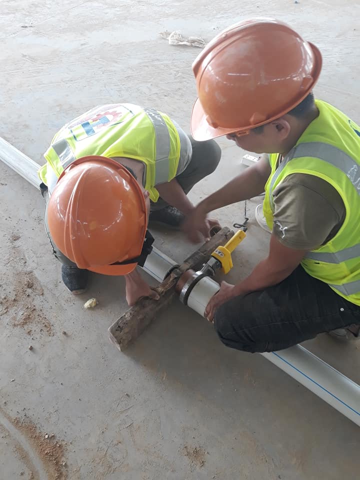 Thợ lắp đặt đường ống nước tại Hà Nội 0971728885