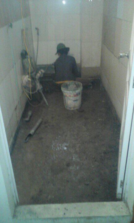 thợ chống thấm tại nhà vệ sinh tai cầu giấy